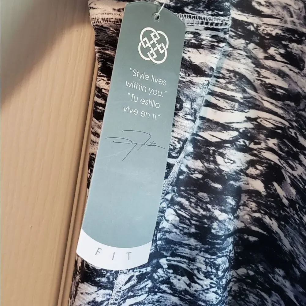 NEW DAISY Fuentes fit athletic leggings, side pockets, size‎ 3X